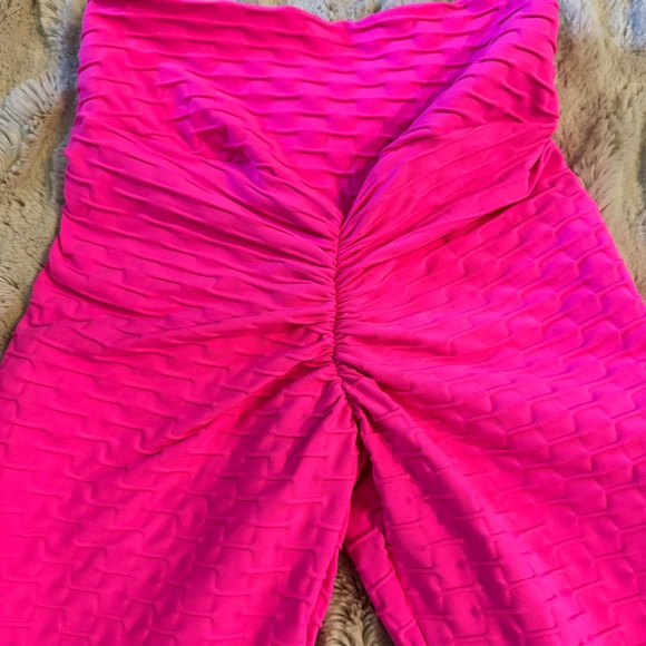 New! Top Rio Textured Scrunch Booty Deep Pink Legging Size Small (2-4) - Picture 3 of 5